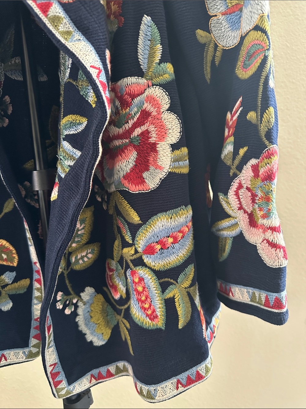 Johnny Was BIYA Draped Sweater Gillian Embroidered Floral Navy Cardigan NEW Med - Picture 5 of 11